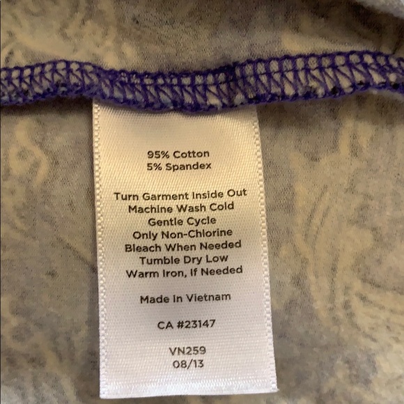 Poshmark - Picture 4 of 4